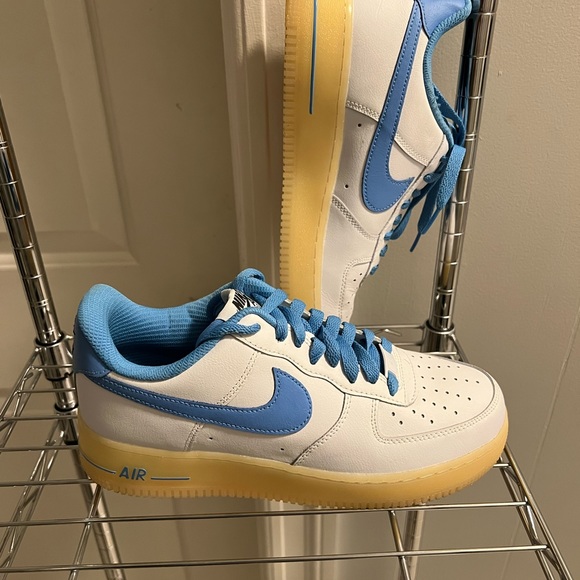 Nike Air Force one. Like new . - Picture 1 of 11